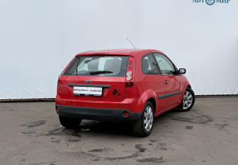 Подержанный автомобиль Ford Fiesta Hatchback 2006 года (5 фото)