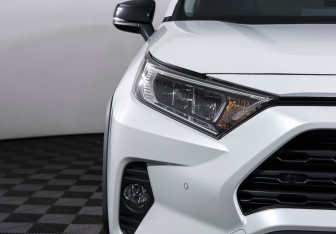 Подержанный автомобиль Toyota RAV4 2023 года (26 фото)