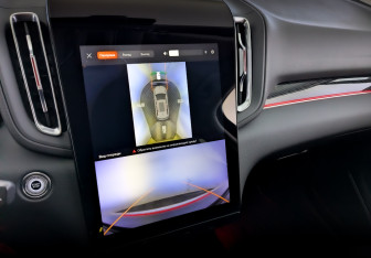 Подержанный автомобиль Hongqi HS3 2024 года (28 фото)