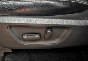 Подержанный автомобиль Mitsubishi Pajero Sport 2017 года (19 фото)