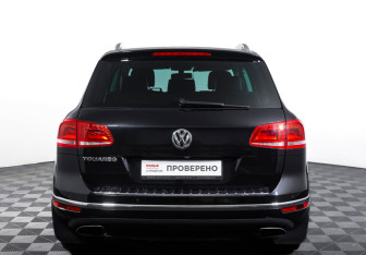 Подержанный автомобиль Volkswagen Touareg 2016 года (6 фото)