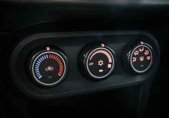 Подержанный автомобиль Mitsubishi Lancer Sedan 2010 года (11 фото)