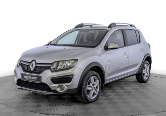 Подержанный автомобиль Renault Sandero 2017 года (1 фото)
