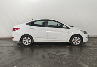 Подержанный автомобиль Hyundai Solaris Sedan 2014 года (8 фото)