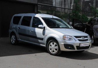 Подержанный автомобиль LADA (ВАЗ) Largus Wagon 2014 года (3 фото)