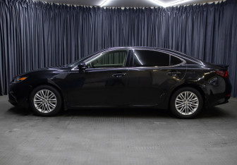 Подержанный автомобиль Lexus ES 2016 года (8 фото)