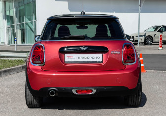 Подержанный автомобиль MINI Hatch 2020 года (6 фото)