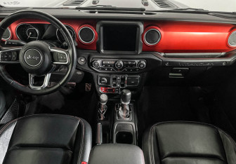 Подержанный автомобиль Jeep Wrangler 2021 года (12 фото)