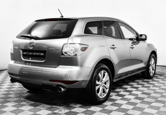 Подержанный автомобиль Mazda CX-7 2010 года (5 фото)