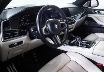 Подержанный автомобиль BMW X7 2019 года (18 фото)