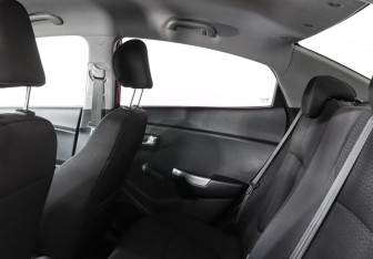 Подержанный автомобиль Kia Rio Sedan 2014 года (12 фото)