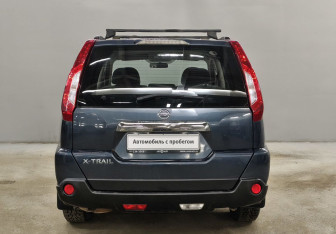 Подержанный автомобиль Nissan X-Trail 2012 года (6 фото)
