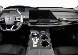 Подержанный автомобиль Changan UNI-K 2024 года (11 фото)