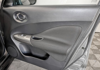 Подержанный автомобиль Nissan Juke 2015 года (23 фото)