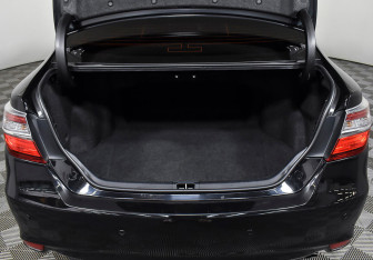 Подержанный автомобиль Toyota Camry Sedan 2015 года (17 фото)