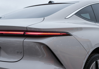 Подержанный автомобиль Rising Auto F7 2023 года (14 фото)