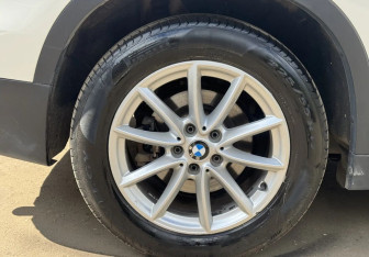 Подержанный автомобиль BMW X1 2018 года (13 фото)