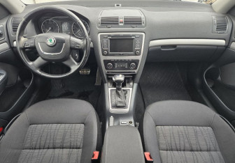 Подержанный автомобиль Skoda Octavia Liftback 2012 года (9 фото)