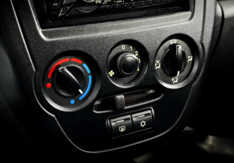 Подержанный автомобиль LADA (ВАЗ) Granta Liftback 2017 года (25 фото)