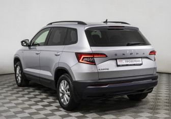 Подержанный автомобиль Skoda Karoq 2021 года (7 фото)