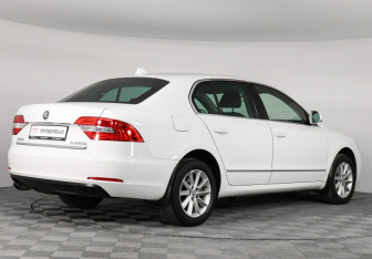 Подержанный автомобиль Skoda Superb Liftback 2013 года (5 фото)