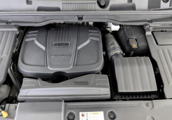 Подержанный автомобиль Geely Coolray 2023 года (9 фото)