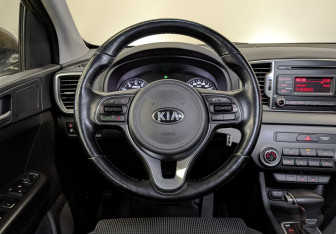 Подержанный автомобиль Kia Sportage 2016 года (22 фото)