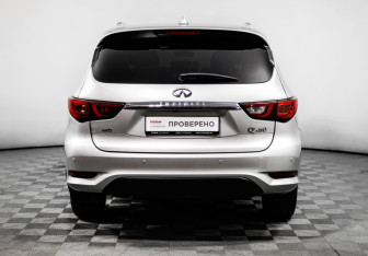 Подержанный автомобиль Infiniti QX60 2019 года (6 фото)