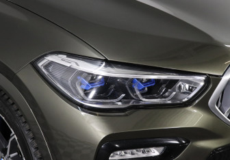 Подержанный автомобиль BMW X6 2021 года (4 фото)