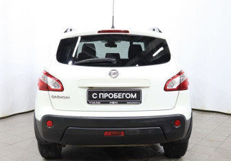 Подержанный автомобиль Nissan Qashqai 2013 года (5 фото)