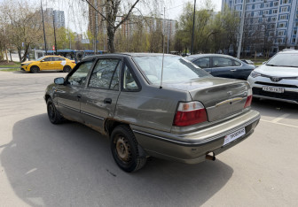 Подержанный автомобиль Daewoo Nexia Sedan 2003 года (7 фото)
