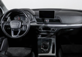 Подержанный автомобиль Audi Q5 2017 года (12 фото)