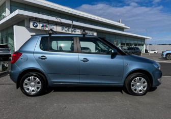 Подержанный автомобиль Skoda Fabia Hatchback 2011 года (4 фото)
