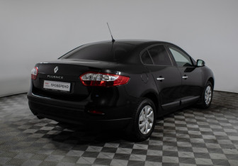 Подержанный автомобиль Renault Fluence 2013 года (5 фото)