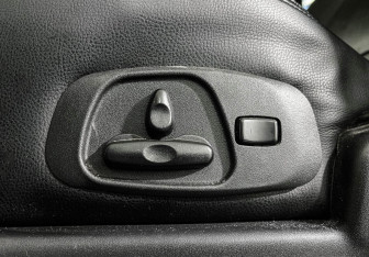 Подержанный автомобиль Mitsubishi Pajero 2013 года (15 фото)