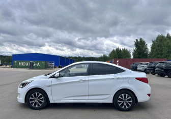 Подержанный автомобиль Hyundai Solaris Sedan 2014 года (7 фото)