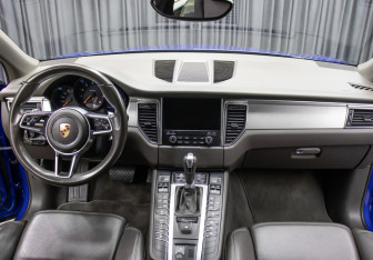 Подержанный автомобиль Porsche Macan 2017 года (14 фото)