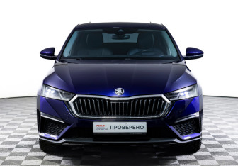Подержанный автомобиль Skoda Octavia Liftback 2021 года (2 фото)