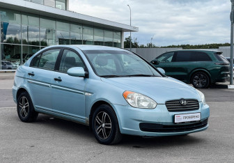 Подержанный автомобиль Hyundai Verna Sedan 2008 года (3 фото)