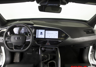 Подержанный автомобиль Geely Tugella 2023 года (13 фото)