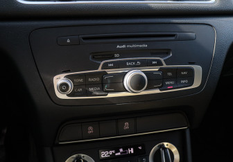 Подержанный автомобиль Audi Q3 2012 года (13 фото)