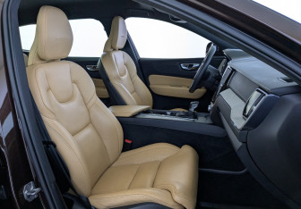 Подержанный автомобиль Volvo XC60 2018 года (26 фото)