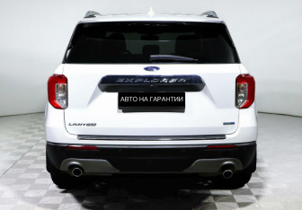 Подержанный автомобиль Ford Explorer 2020 года (4 фото)