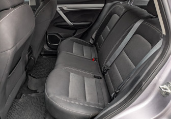 Подержанный автомобиль Geely Coolray 2022 года (18 фото)