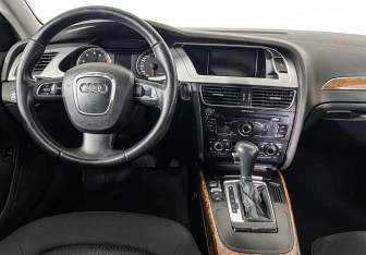 Подержанный автомобиль Audi A4 Sedan 2011 года (12 фото)