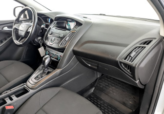 Подержанный автомобиль Ford Focus Hatchback 2017 года (11 фото)