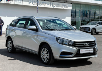 Подержанный автомобиль LADA (ВАЗ) Vesta Wagon 2021 года (3 фото)