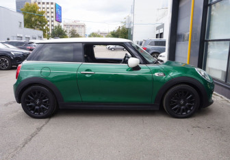 Подержанный автомобиль MINI Hatch 2021 года (4 фото)