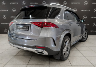 Подержанный автомобиль Mercedes-Benz GLE 2021 года (5 фото)
