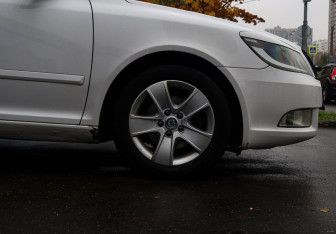 Подержанный автомобиль Skoda Octavia Liftback 2012 года (21 фото)